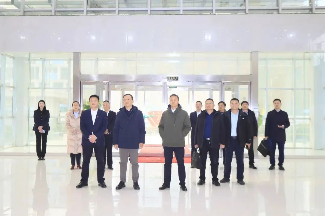 省政府國(guó)資委黨委書記、主任李濤一行到花花牛乳業(yè)集團(tuán)調(diào)研