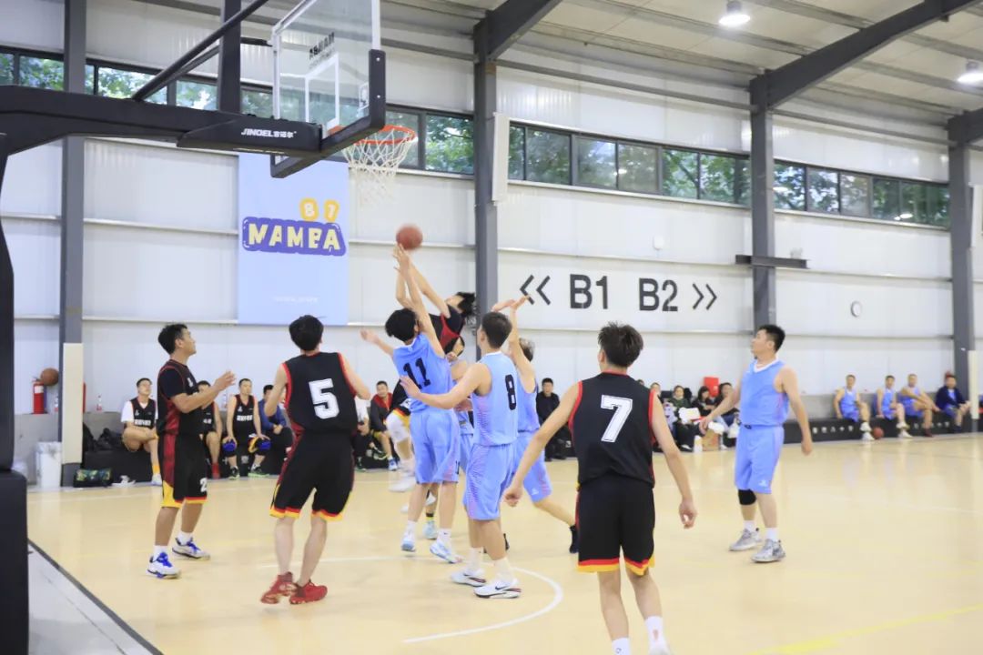 花花牛丨奪冠，奪冠，奪冠?。。∮霉谲姙橹袊?guó)健兒喝彩?。?！