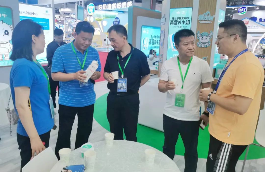 參觀拓思路 交流促發(fā)展 | 集團(tuán)領(lǐng)導(dǎo)參加中乳協(xié)第二十九次年會(huì)暨中國（國際）乳業(yè)技術(shù)博覽會(huì)并到江西陽光乳業(yè)參觀座談