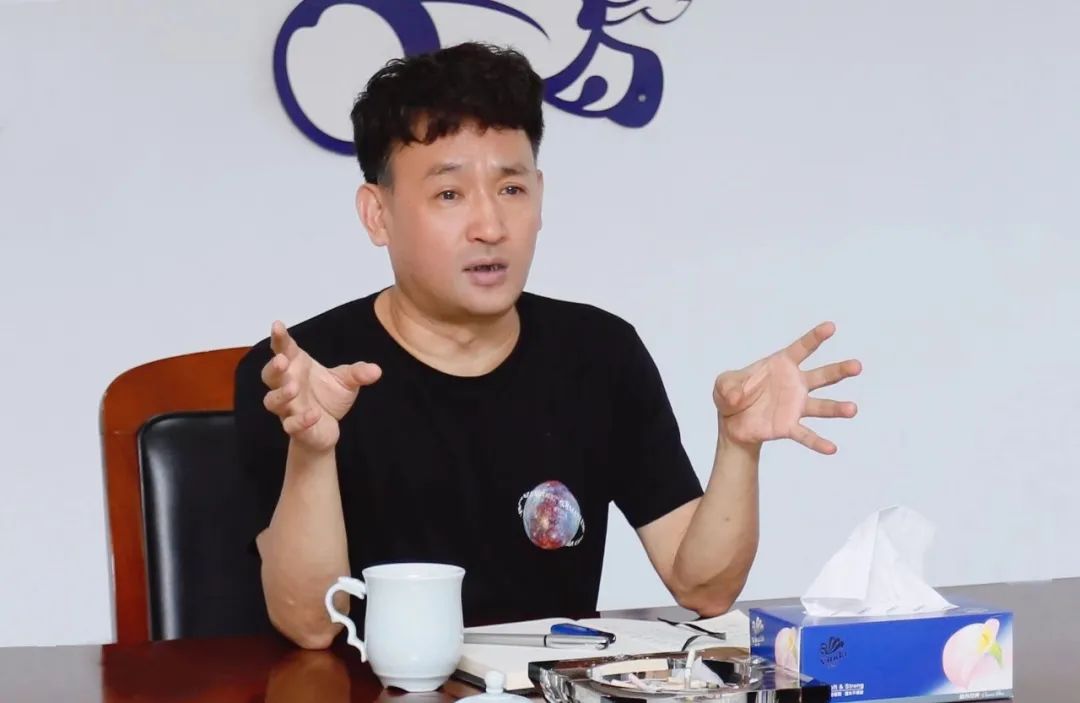 凝心聚力·贏創(chuàng)未來 | 花花牛乳業(yè)集團(tuán)召開營銷、養(yǎng)殖及飼料經(jīng)營工作會(huì)議