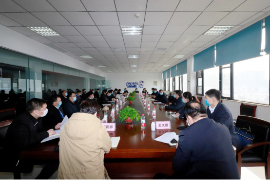 省委統(tǒng)戰(zhàn)部副部長張紅林一行蒞臨花花牛乳業(yè)集團 調(diào)研復工復產(chǎn)暨二七區(qū)民營經(jīng)濟發(fā)展工作座談會 省委統(tǒng)戰(zhàn)部副部長張紅林一行蒞臨花花牛乳業(yè)集團 調(diào)研復工復產(chǎn)暨二七區(qū)民營經(jīng)濟發(fā)展工作座談會