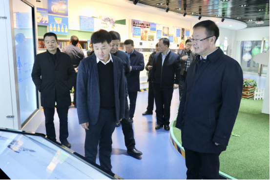 寧夏回族自治區(qū)農(nóng)業(yè)農(nóng)村廳黨組書記、廳長王剛一行蒞臨花花牛乳業(yè)集團(tuán)調(diào)研