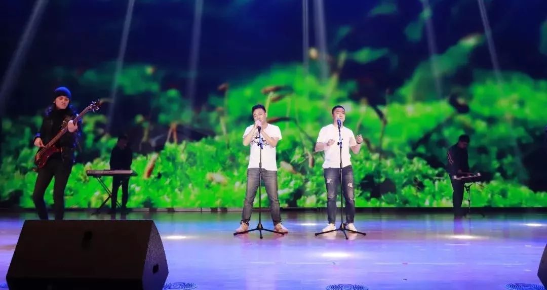 “贏在2019”，花花牛乳業(yè)集團(tuán)2019年新春晚會(huì)盛大開(kāi)幕