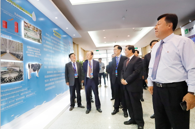 花花牛亮相中國奶業(yè)20強呼倫貝爾峰會，共話中國奶業(yè)振興！