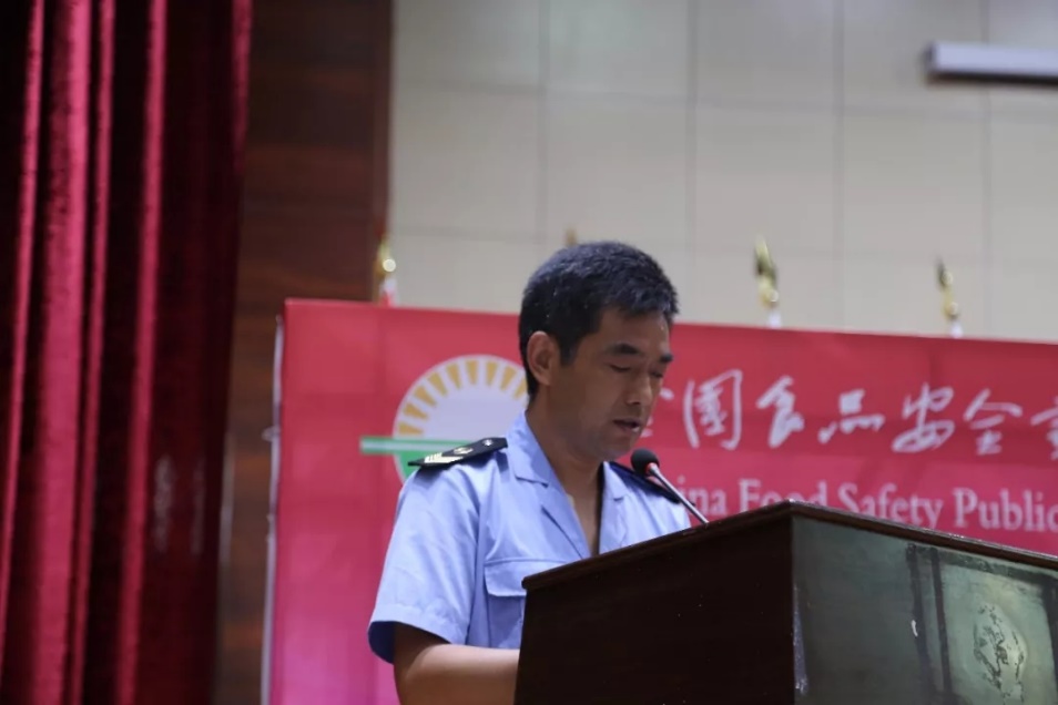 花花牛落實(shí)食品安全企業(yè)主體責(zé)任 積極踐行振興中國奶業(yè) 花花牛落實(shí)食品安全企業(yè)主體責(zé)任 積極踐行振興中國奶業(yè)