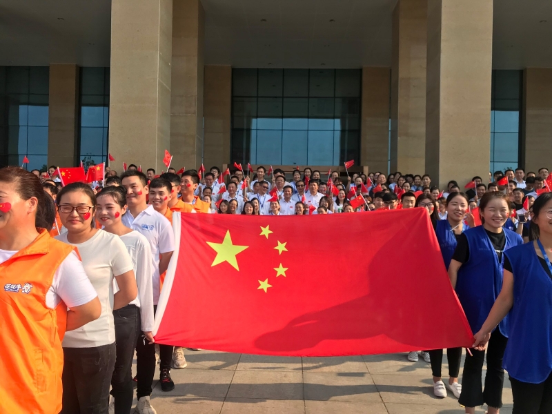 花花牛 唱紅歌 祝福我的國(guó)?。?！