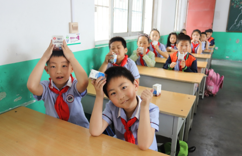 花花牛|六一關(guān)愛兒童，讓愛灑滿人間