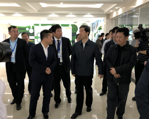 河南省委副書記、省長陳潤兒一行蒞臨 花花牛集團(tuán)魯山瑞亞牧業(yè)有限公司視察調(diào)研